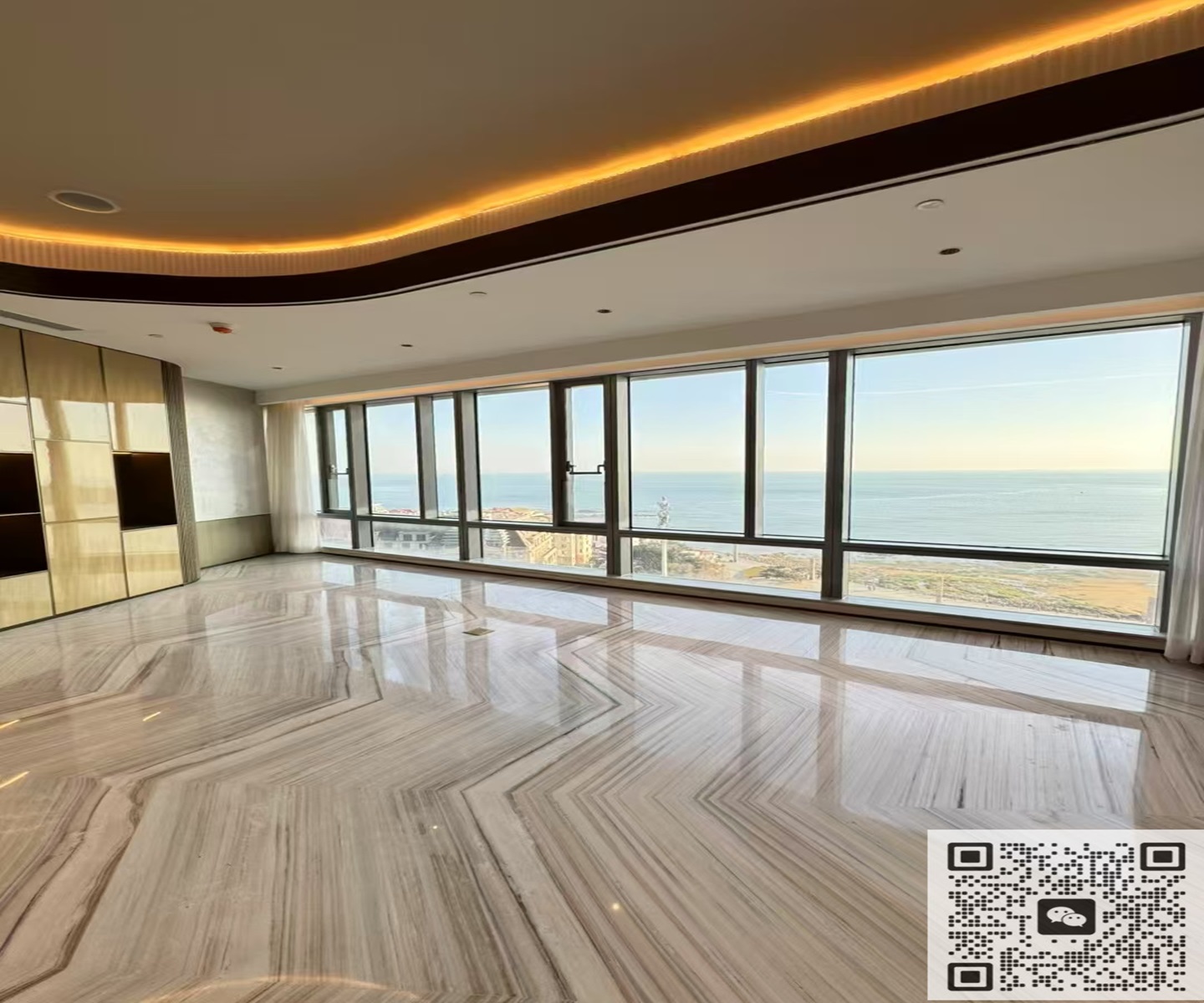 Qingdao top quality sea view apartment/The landmark/绿城深蓝中心